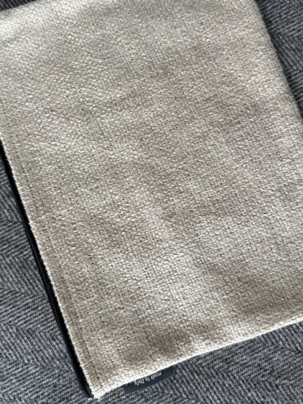 NWOT, LIMONATA, OATMEAL COLORED, TEXTURED LINEN ENVELOPE POUCH - FROM ITALY